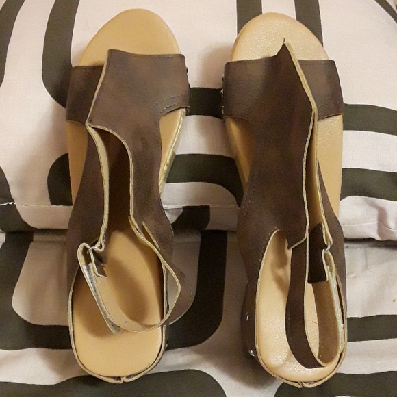 Athletifit Women Wedge Cut-out Sandal Faux Leather - Picture 3 of 8